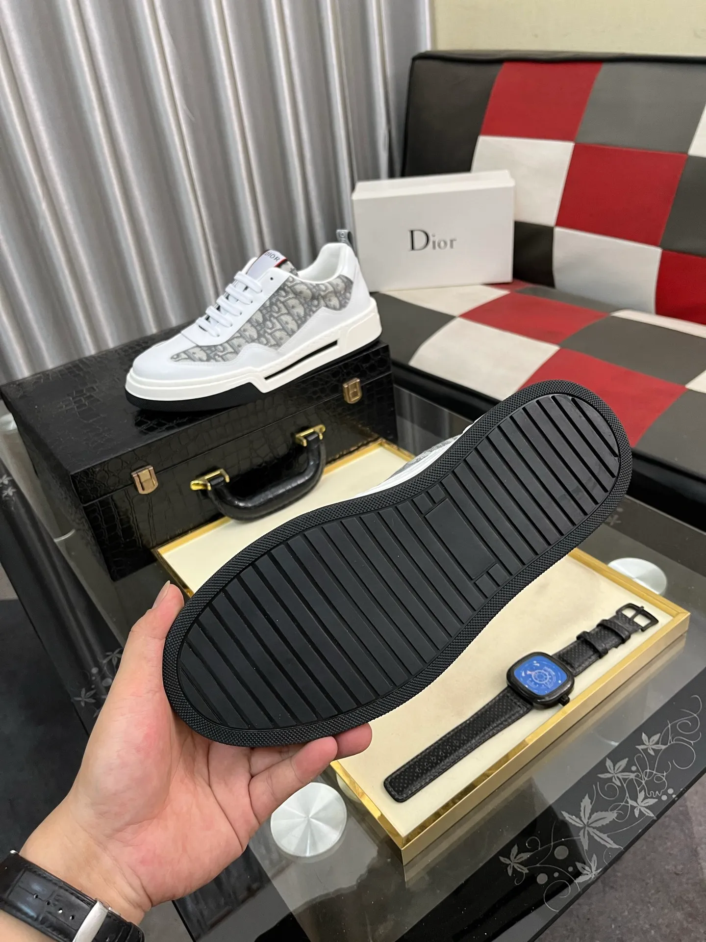 Men's men's shoes 💰420⌚️⌚️[Dior] 25ss new product B01 moral training shoes. The toe size design is a bit wider. The upper foot comfort is perfect. The threads are beautiful. Perfectly adaptable to trousers. Decorated with various classic details. Ideal for daily styling. Can be matched with various casual items to create exquisite looks. Fabric: First layer cowhide/lining sheepskin TPU original outsole Code number: 38-443️⃣Colors available